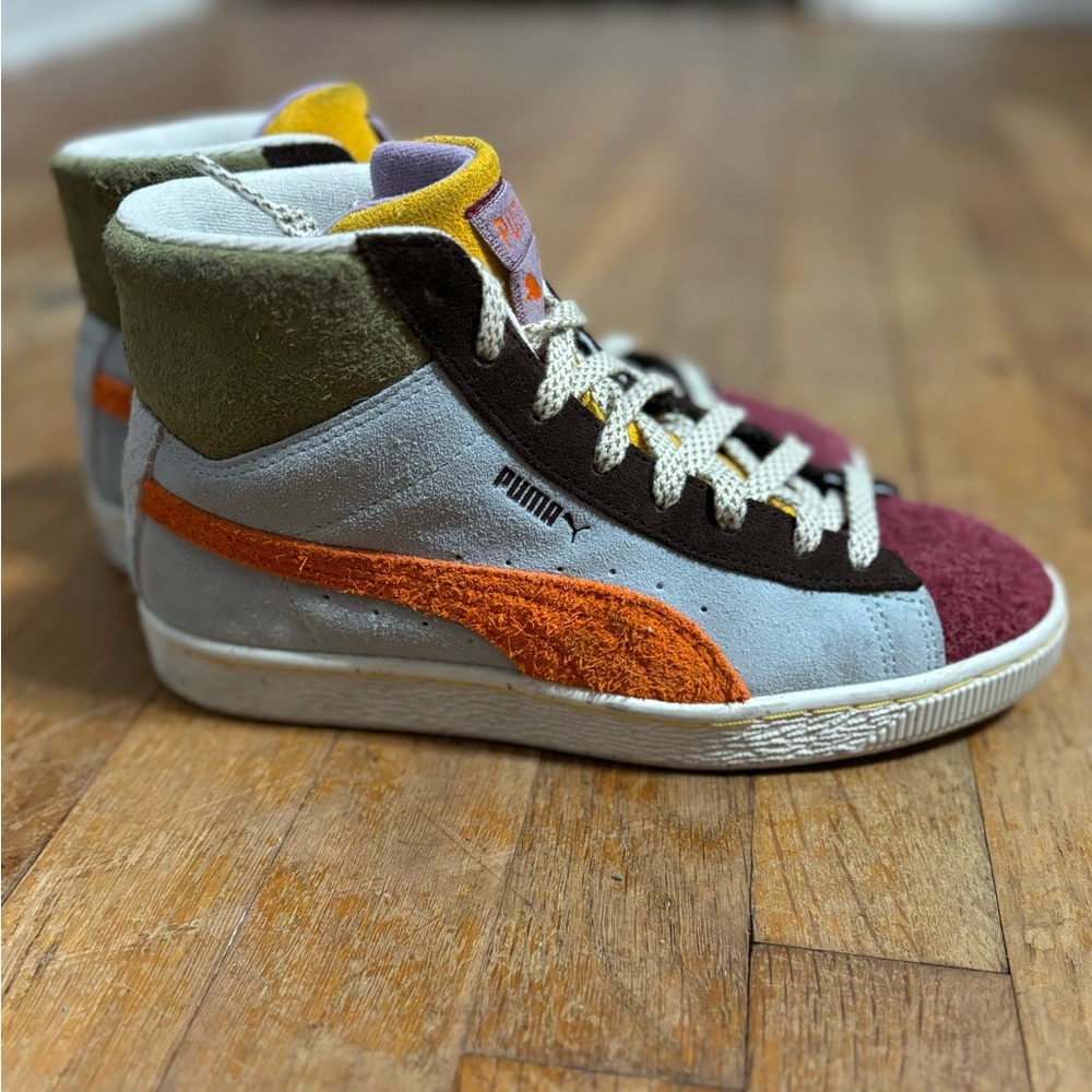 women’s vintage multi color 7.5 high top pumas